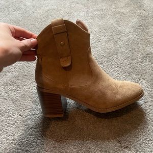 Refresh Cowboy ankle booties